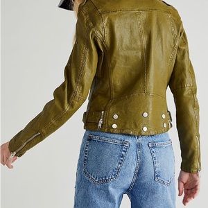 Free People - Wild Leather jacket 🔥 worn once olive green
Style No: 65638132